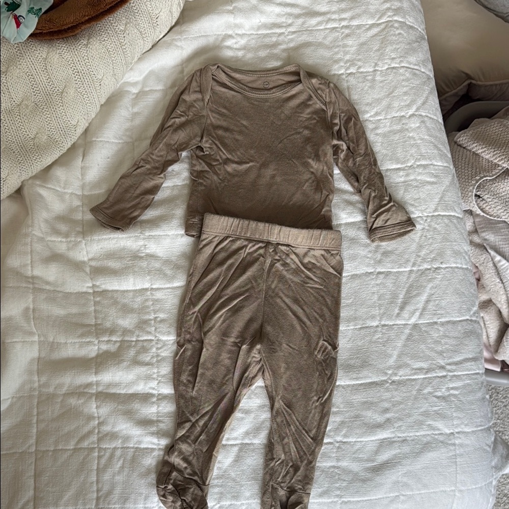 NWOT Solly Baby Sleep Set
